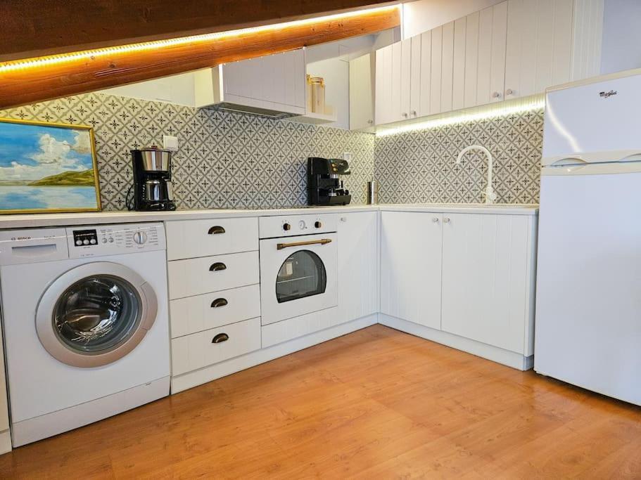 Sunny & Comfy Studio In The Heart Of Preveza Eksteriør billede